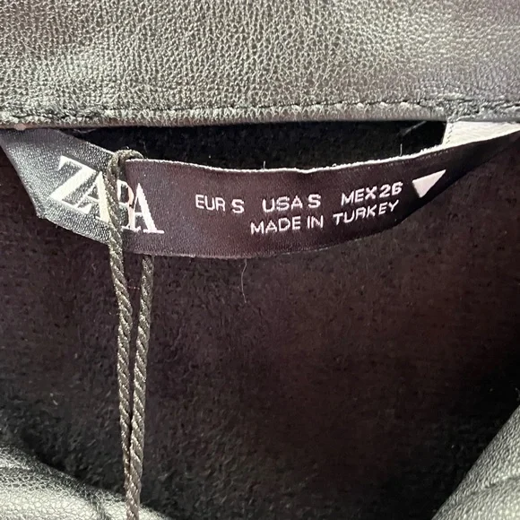 Elegant Black Women's Leather Skirt - Picture 3 of 5